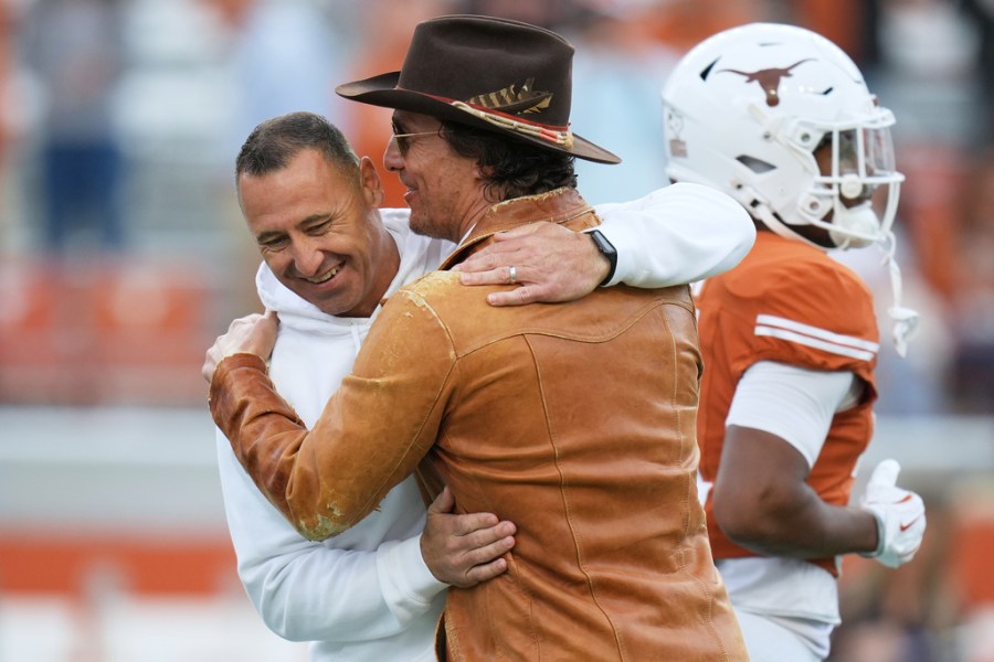 AP poll: Rankings shake-up sends Longhorns back into top 10