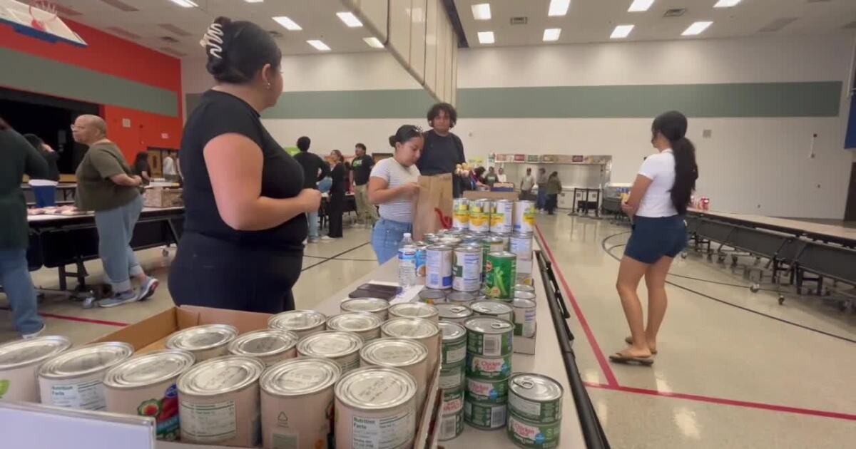 Arizona SNAP recipients left without benefits as community steps up to help