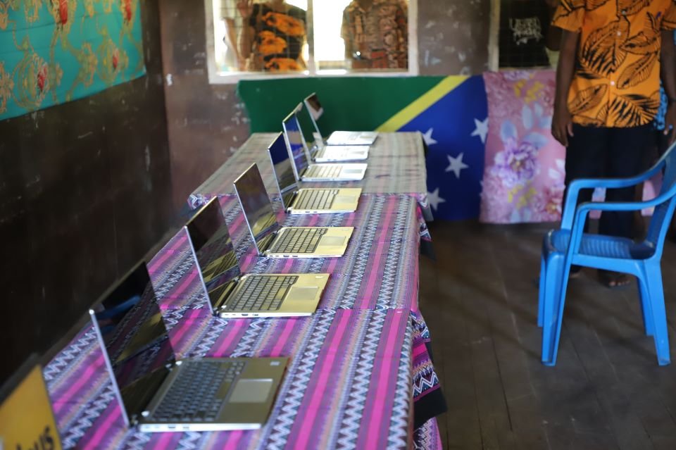Australia and New Zealand Deliver 165 laptops to Eleven Schools across Malaita and Temotu