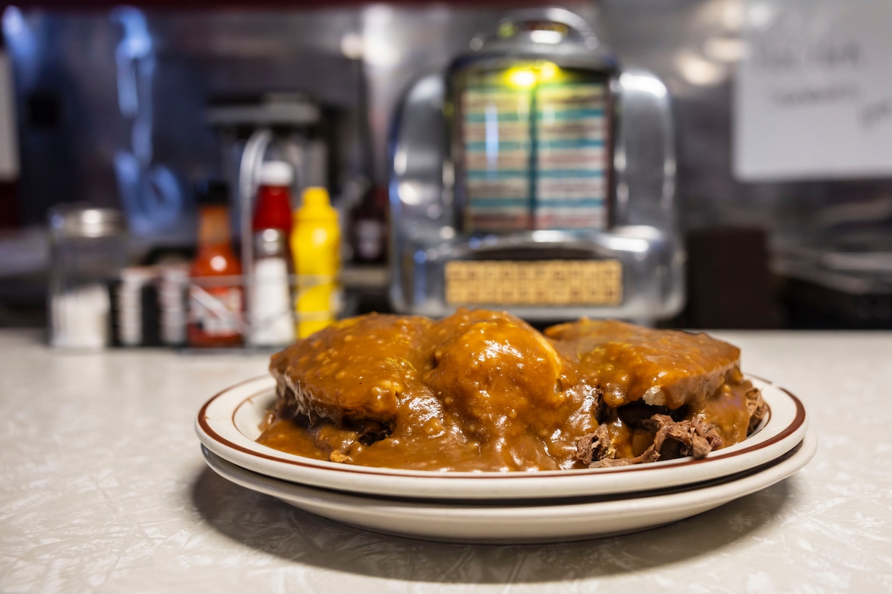 Bay County restaurant offers salad bar, comfort meals and endless nostalgia 90 years later