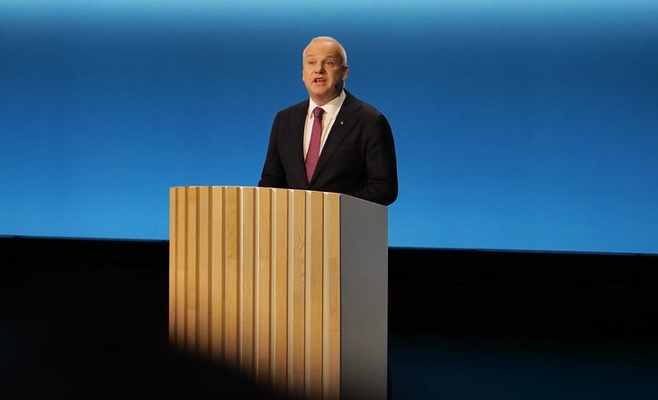 Budget negotiations worry oil boss