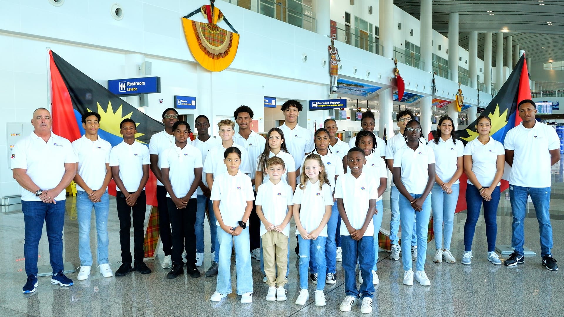 Calvin Ayre Foundation Sponsors National Swim Team