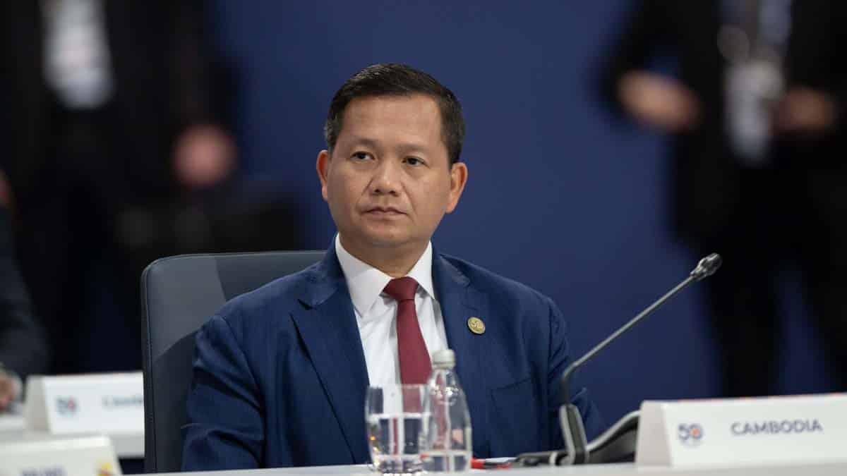 Cambodian leader maintains push for peaceful talks with Thailand