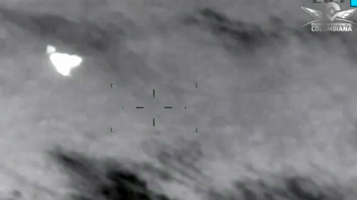 Colombia says army killed 19 FARC dissidents