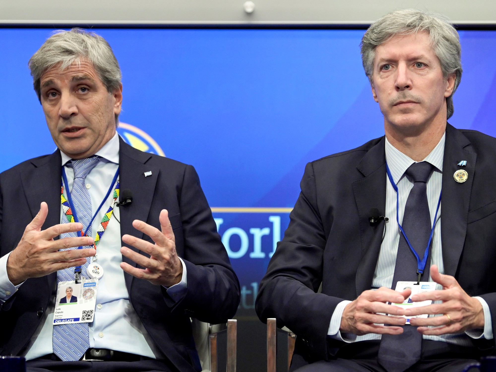 Crecen los rumores de compras de reservas por el Gobierno y siguen las dudas sobre el dólar