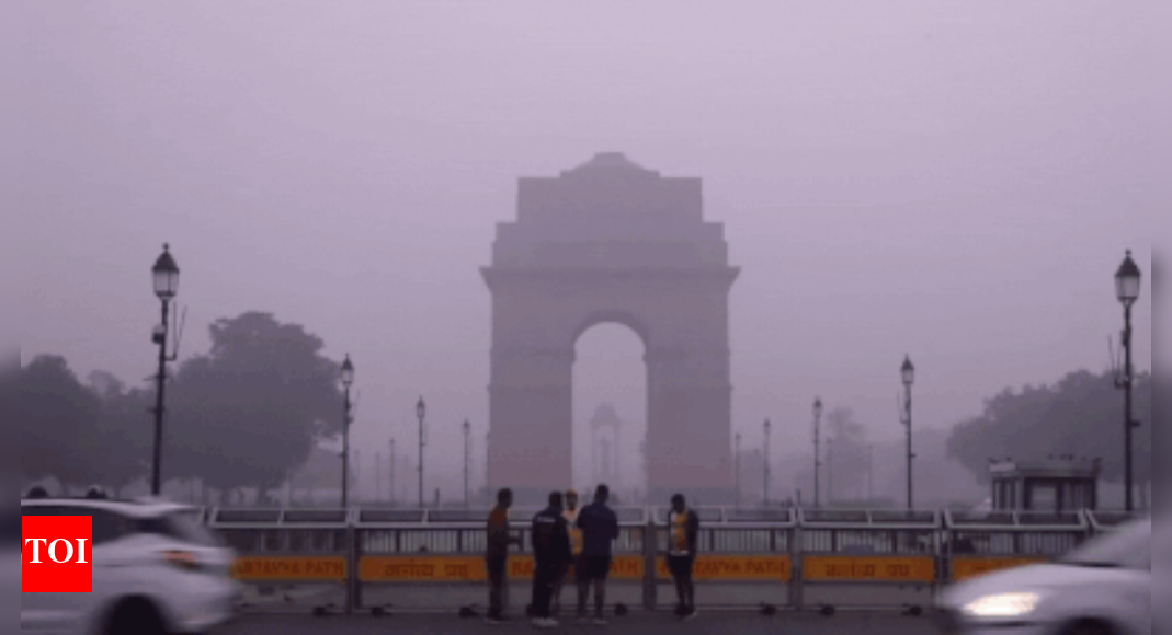 Desolation of smog: Parts of Delhi enter 'severe' AQI zone | India News