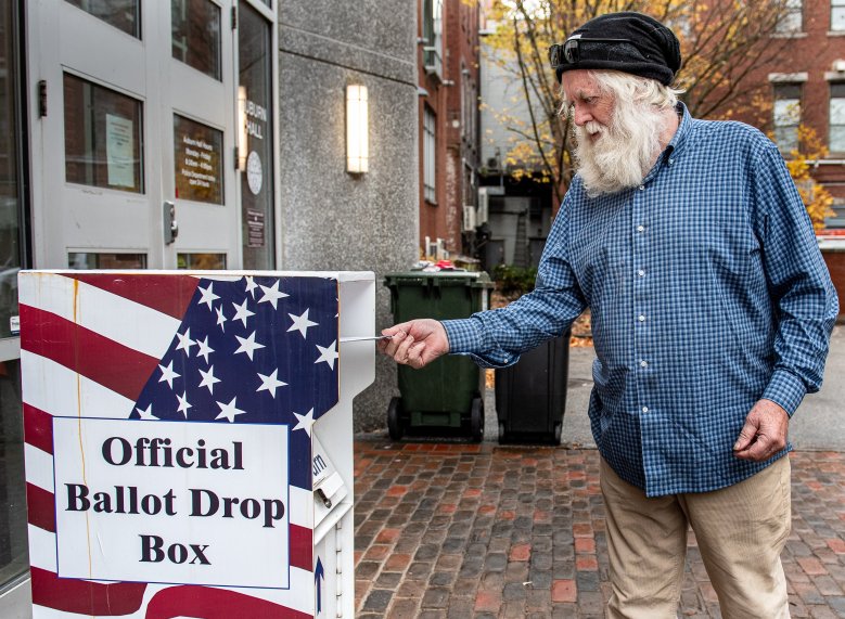 Do you have to mark the adjacent oval for a Maine write-in vote to count?