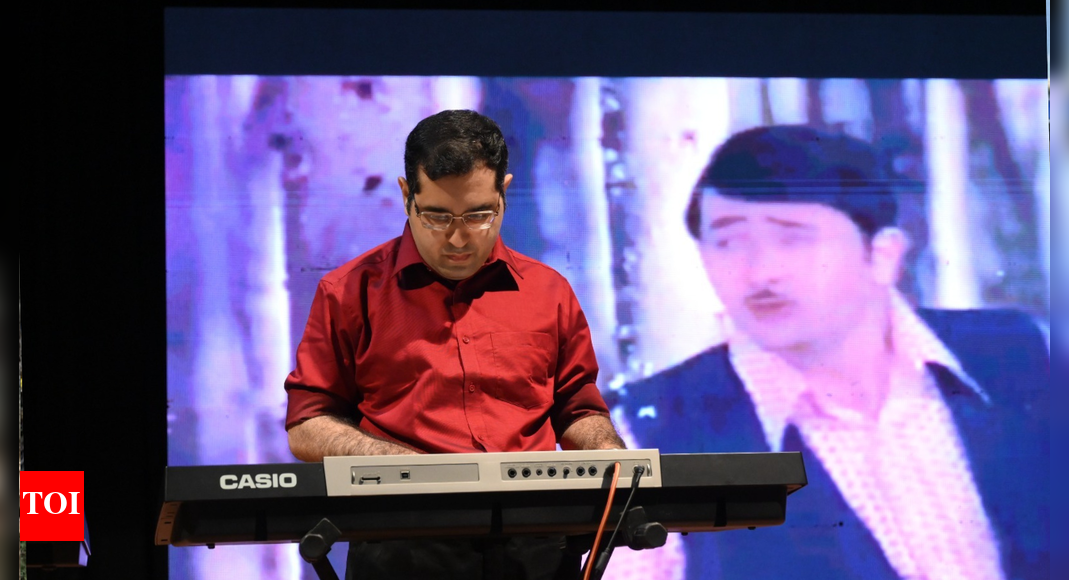 Ethereal Melodies: Prayagraj’s young maestro Karan Kumar captivates audience with soulful instrumental performance | Prayagraj News