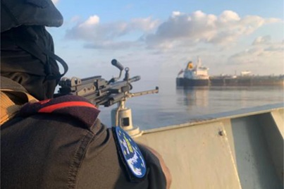 European Union vessel reaches ship raided by pirates off Somalia; all 24 crew on board safe