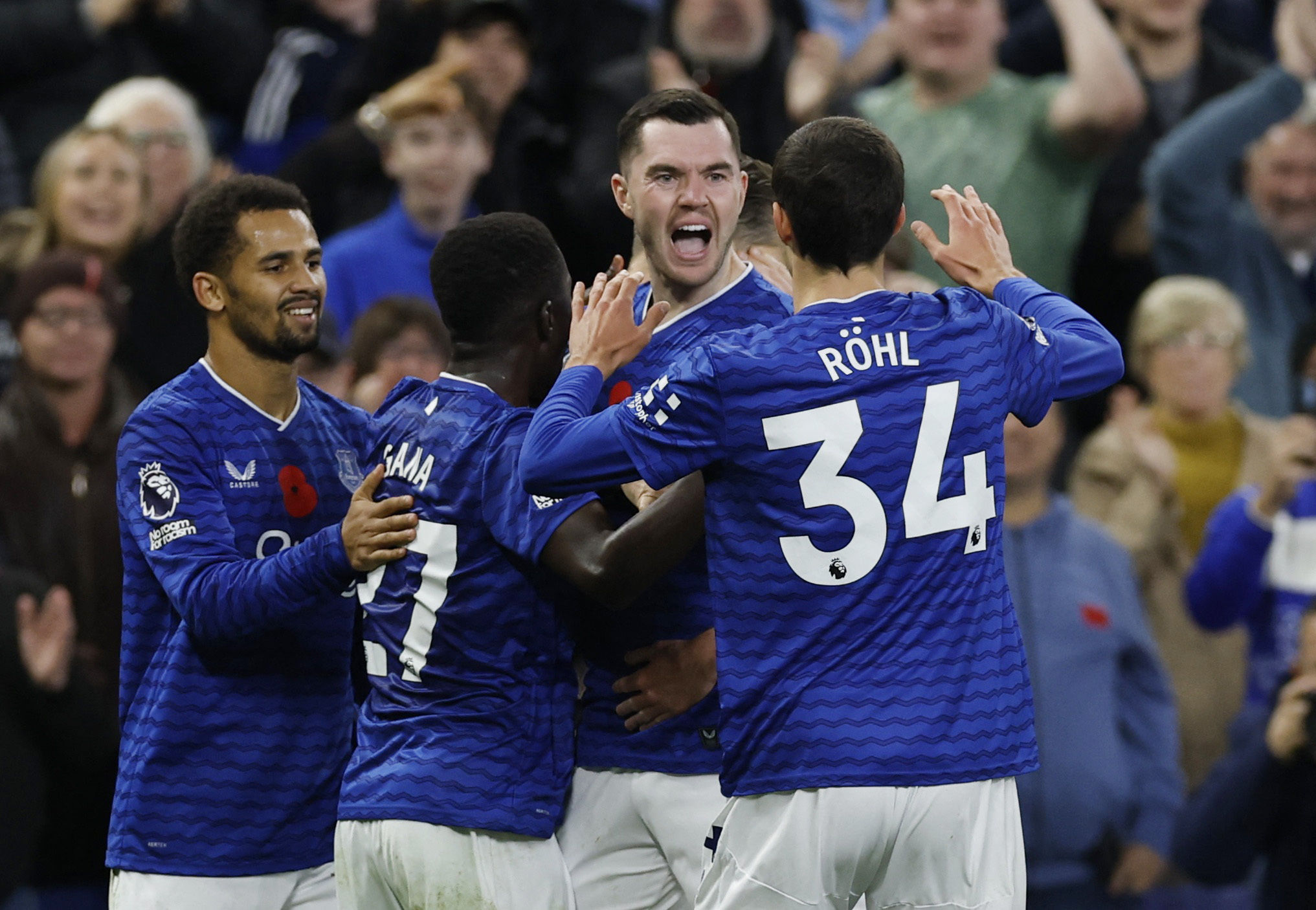 cover Everton ease to dominant 2-0 home win over Fulham