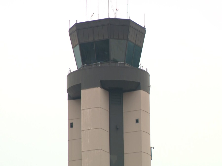 FAA to reduce 10% of airline traffic in 40 markets, RDU travelers brace for impact