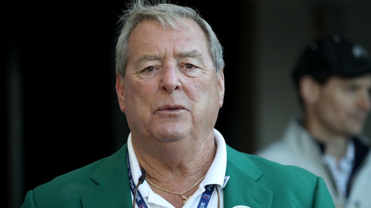 Fuzzy Zoeller, golf champion haunted by racist joke about Tiger Woods, dies at 74