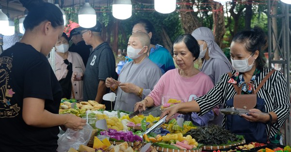 Ho Chi Minh City festival features 200 booths of vegetarian dishes, plant-based ingredients