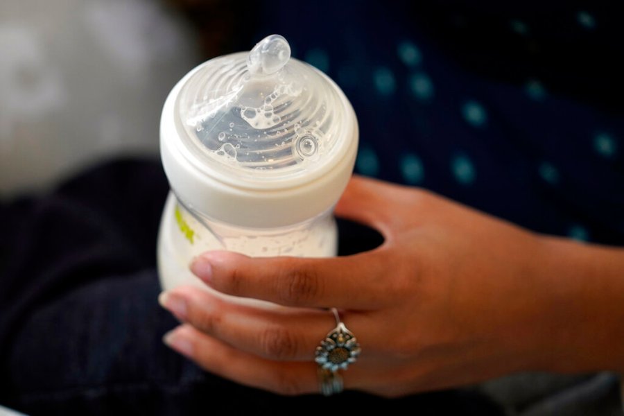 Infant botulism in 10 US states linked to formula being recalled