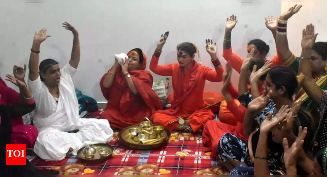 Kinnar Akhara splits over Mamta Kulkarni’s ‘Dawood remark’ | Prayagraj News