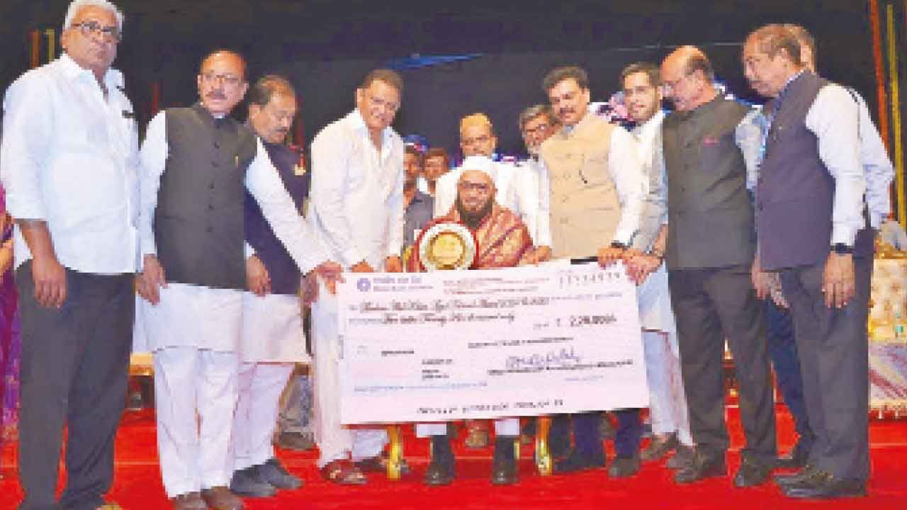 Lateef Khan conferred Maulana Abul Kalam Azad National Award 2025