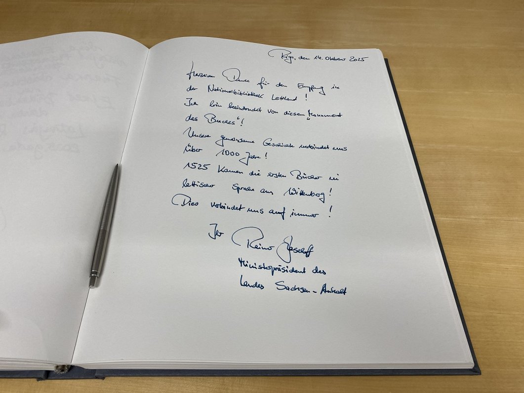 The entry of Saxonia-Anhalt’s Prime Minister Reiner Haseloff in the LNB’s guest book