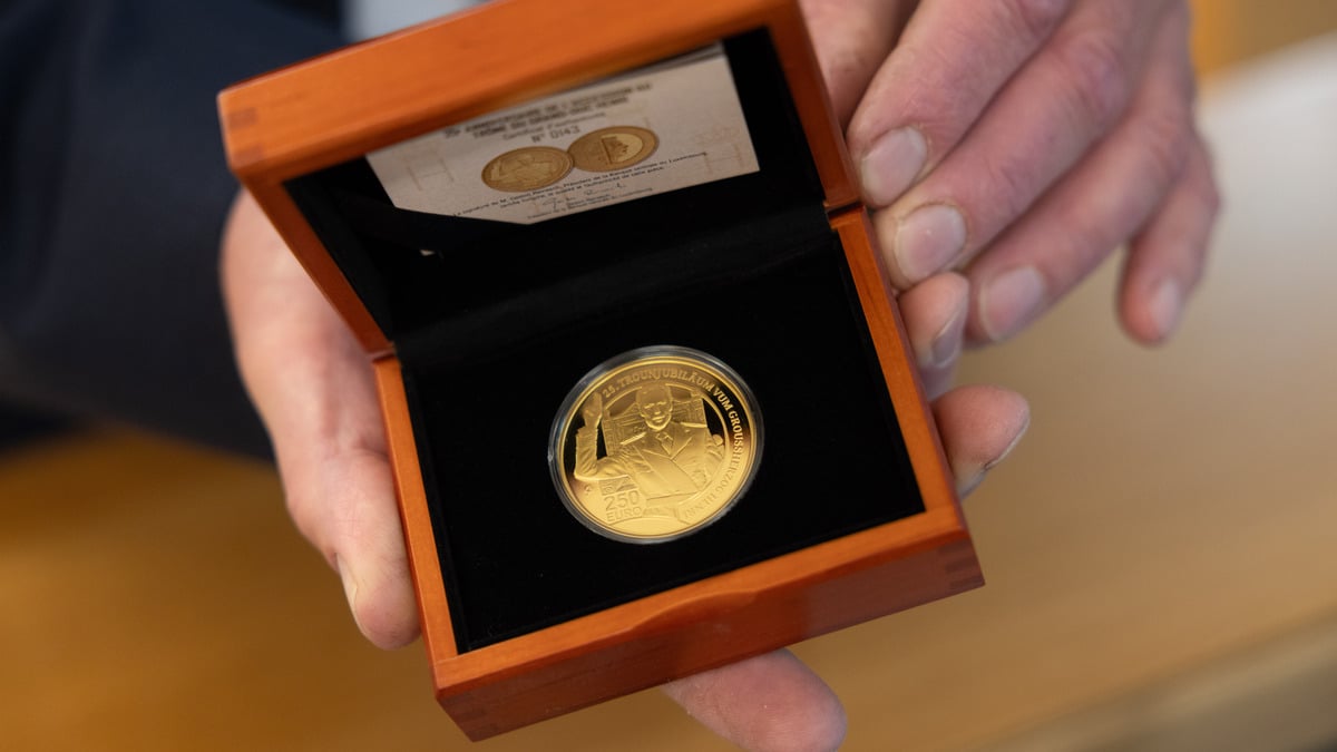 The "Gold Henri" commemorative coin, issued to mark the 25th anniversary of the former Grand Duke Henri’s accession to the throne, sold out quickly