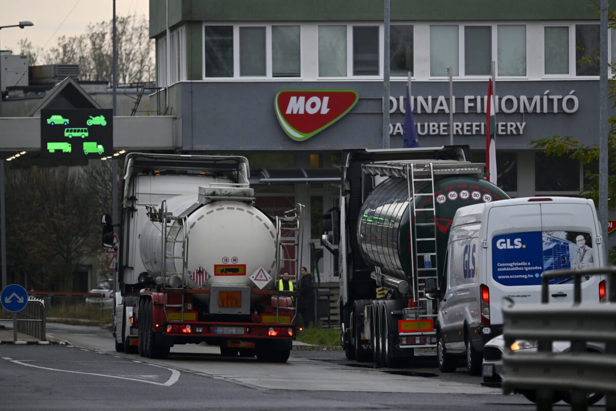 MOL Shifts to Holding Structure after Extraordinary General Meeting Approval