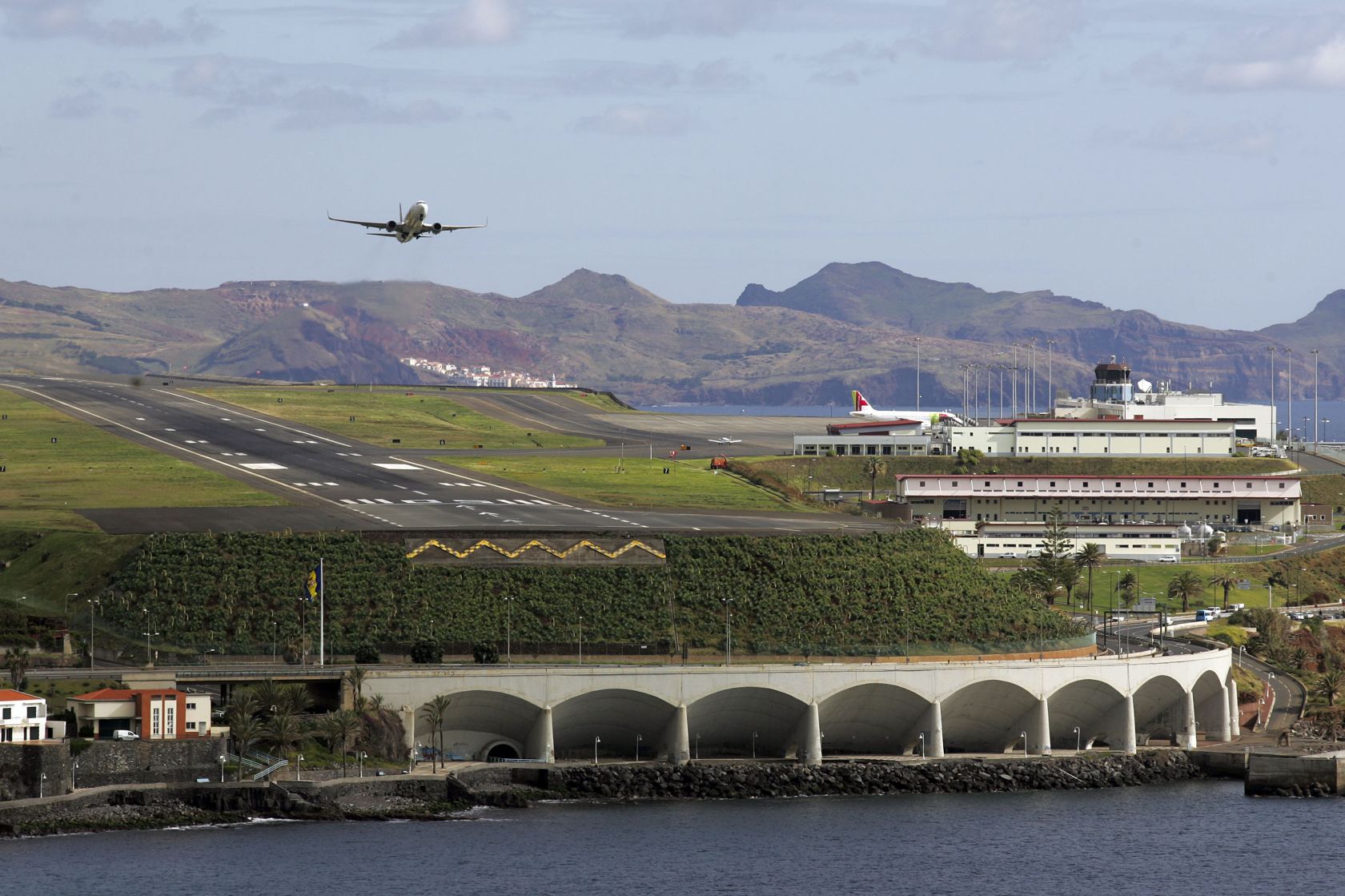 Madeira Airport breaks passenger records