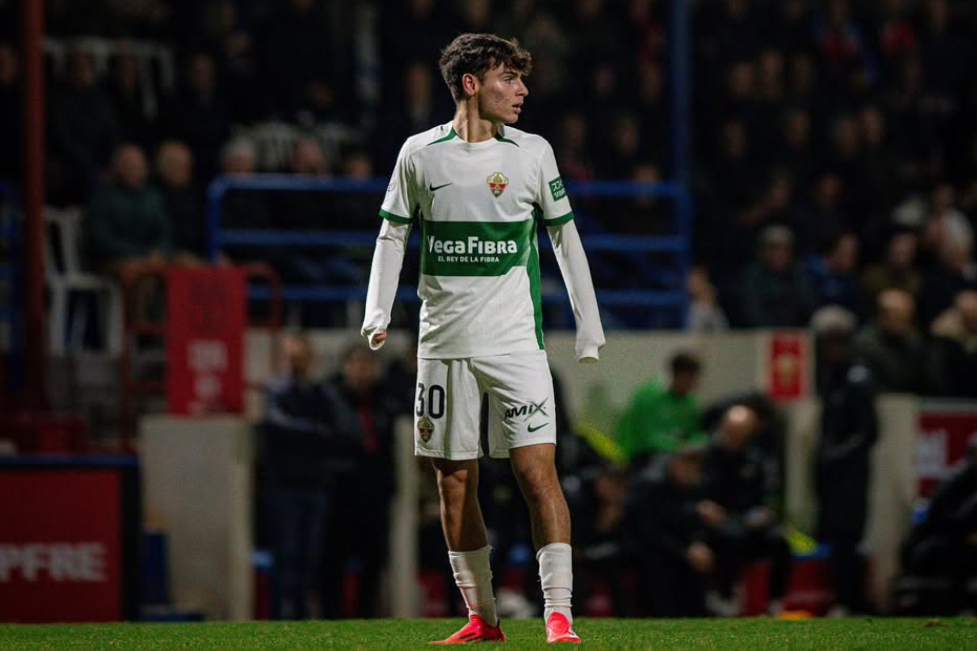 Manchester City scouting breakout 20-year-old Spanish midfielder