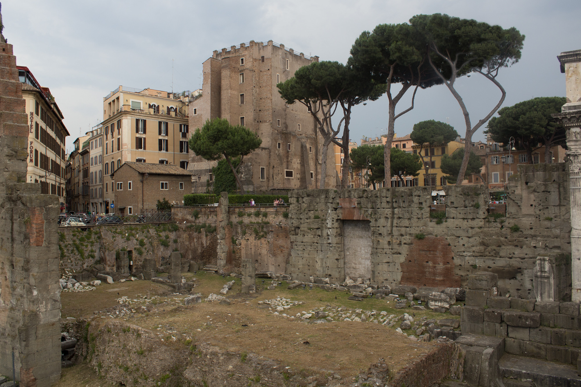 Medieval tower collapses in Rome; one worker dies