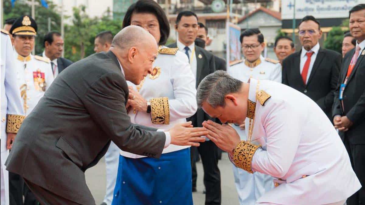 Observers Say King’s Transfer of Royal Estates to Hun Manet Aims to Preserve the Monarchy’s Legacy