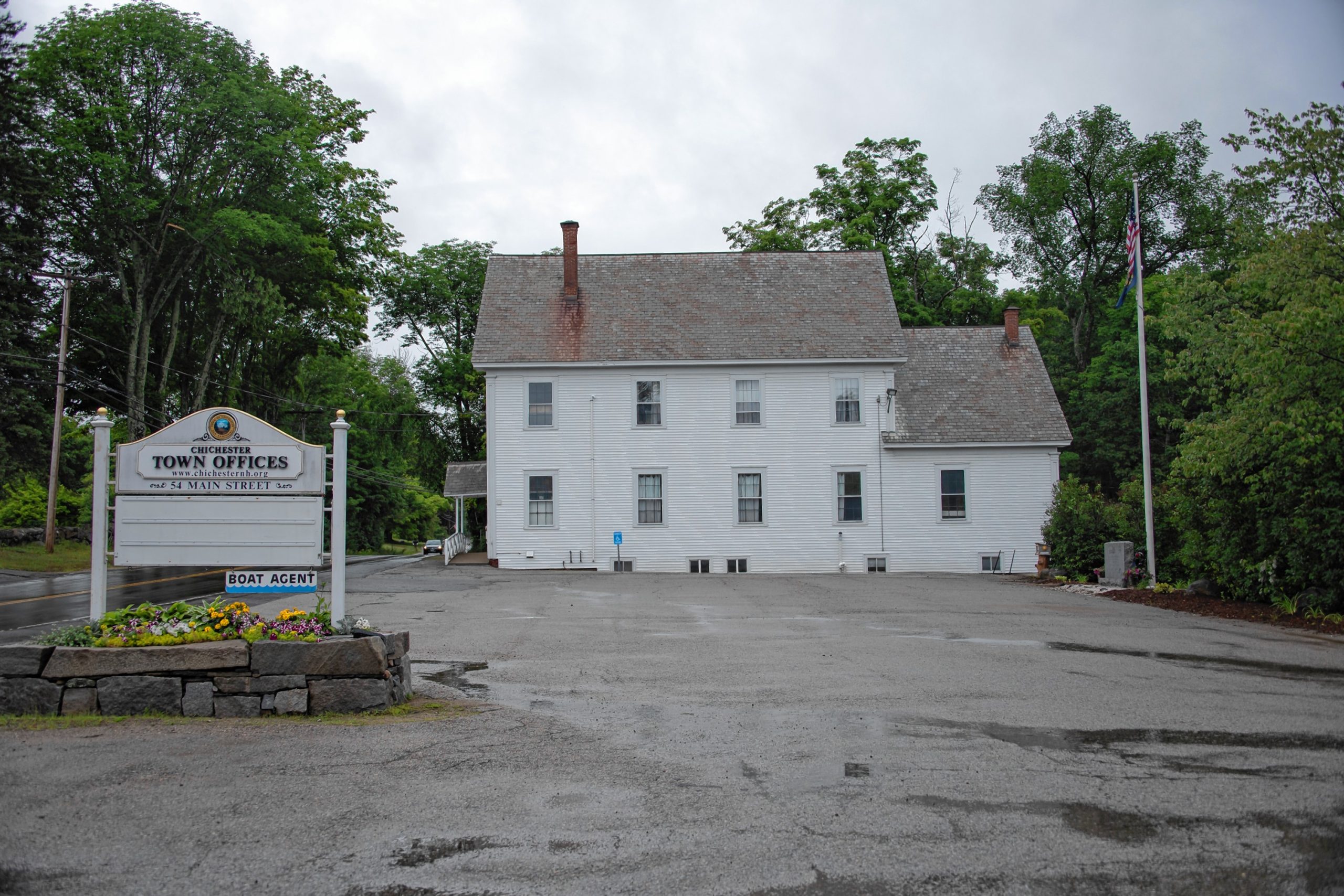 Resident sues Chichester over handling of petition to hold special town meeting