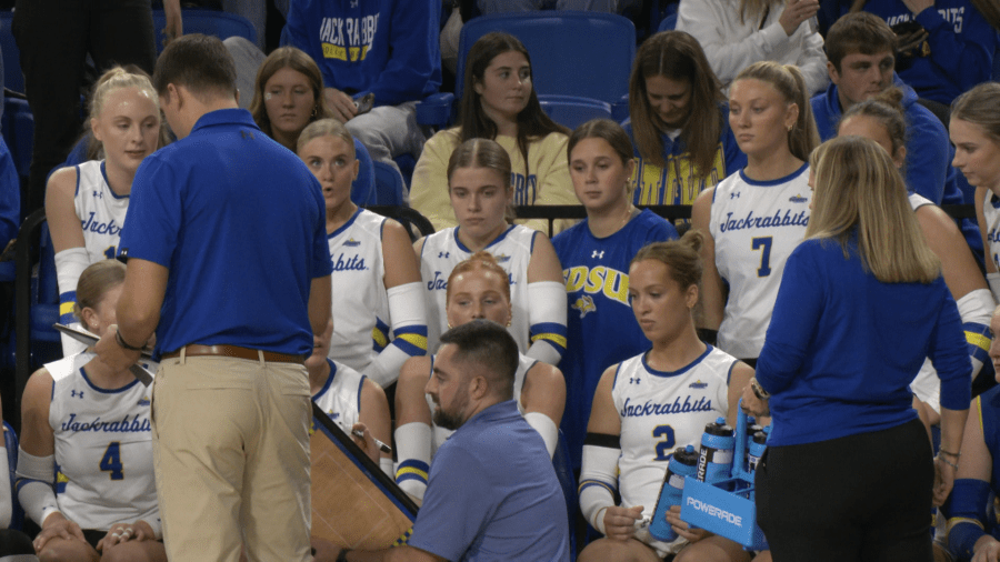 SDSU knocks off USD in five sets to sweep season series