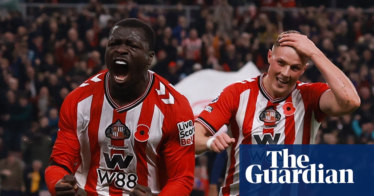 Sunderland fight back with late Brobbey equaliser to hold leaders Arsenal | Premier League