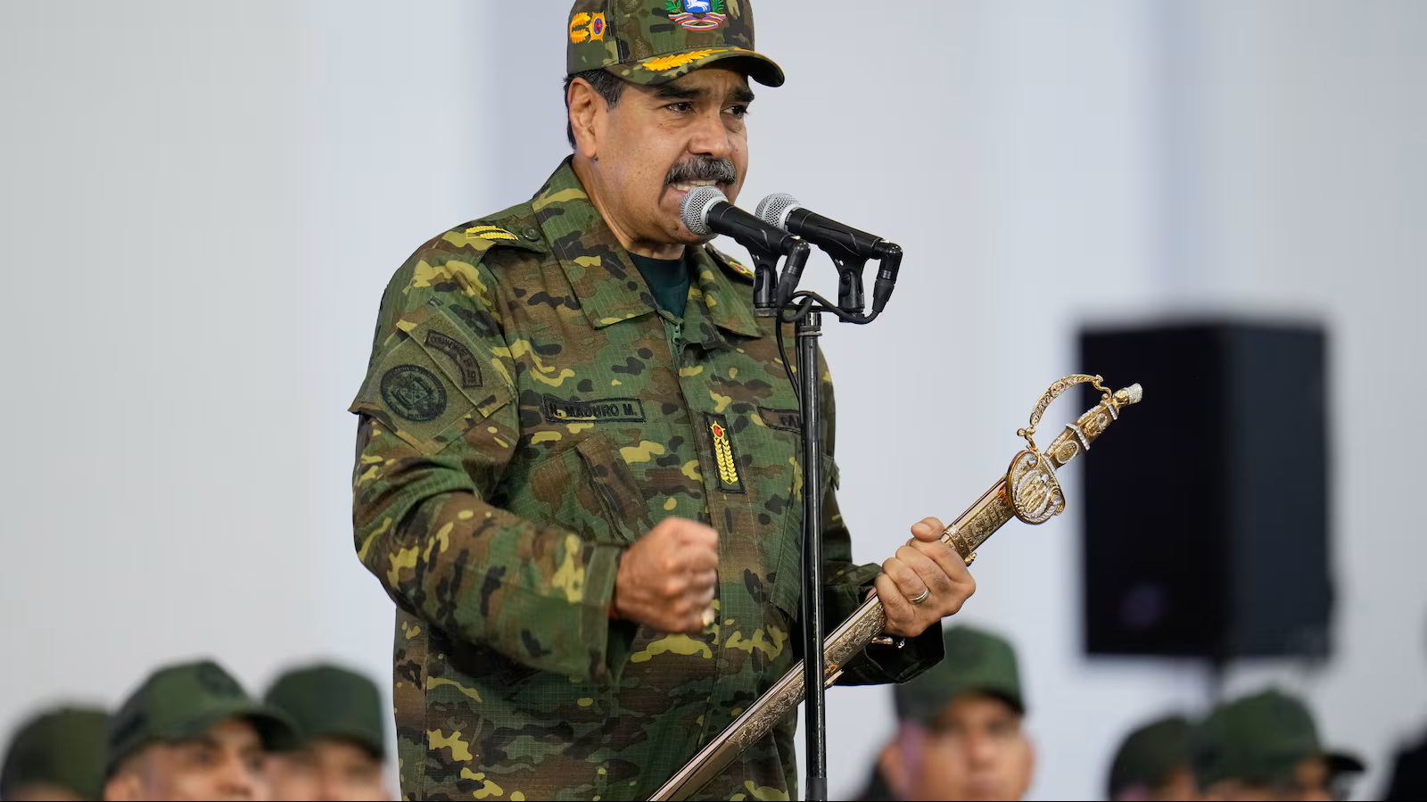 The US Warns that Venezuelan Airspace Should be Considered 'Completely Closed'