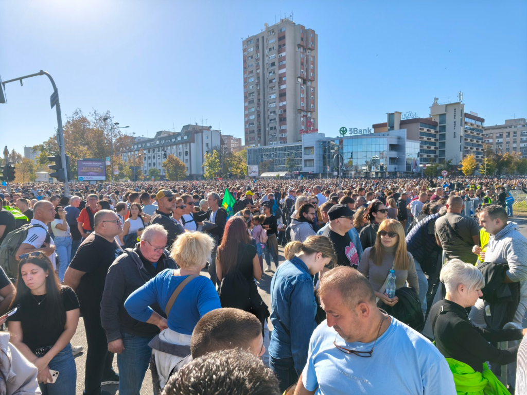 Thousands in Novi Sad Mark Anniversary of Canopy Collapse with 16 Minutes of Silence for Victims