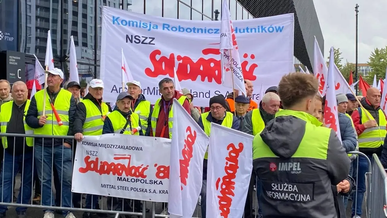 Thousands of workers will take to the streets of Katowice! Steelworkers and miners are protesting. "Industry is dying"