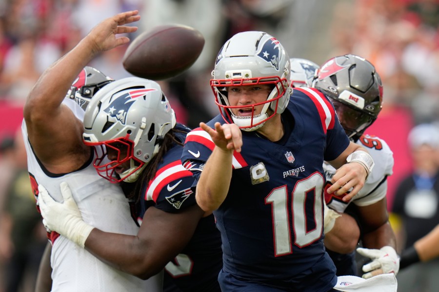 TreVeyon Henderson, Drake Maye lead the Patriots to a 28-23 victory over the Buccaneers