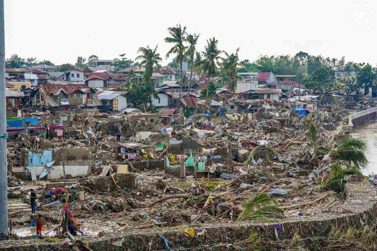 Typhoon Kalmaegi Rampages across Vietnam as the Philippines Prepares for a New Storm