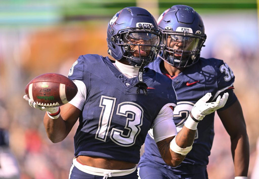UConn football responds, clinches bowl eligibility with dominant 38-19 win over UAB