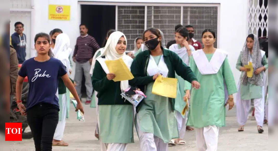 UP Board: Exam centres to be finalised through online process | Prayagraj News