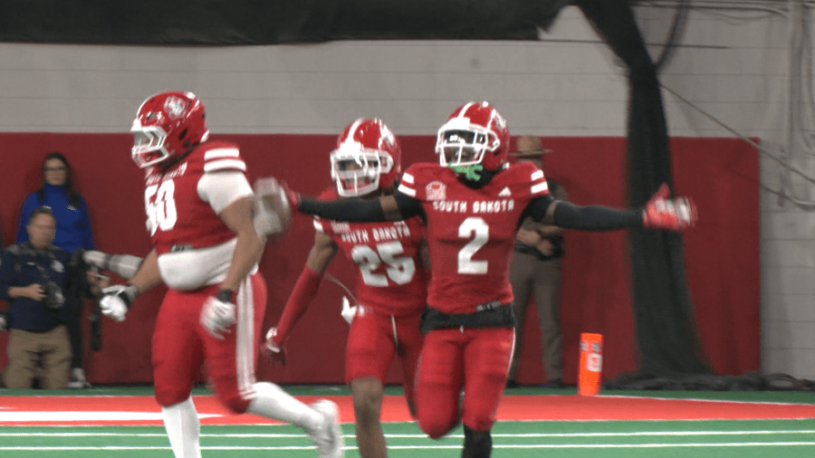 USD holds steady in second half for 24-17 win over SDSU