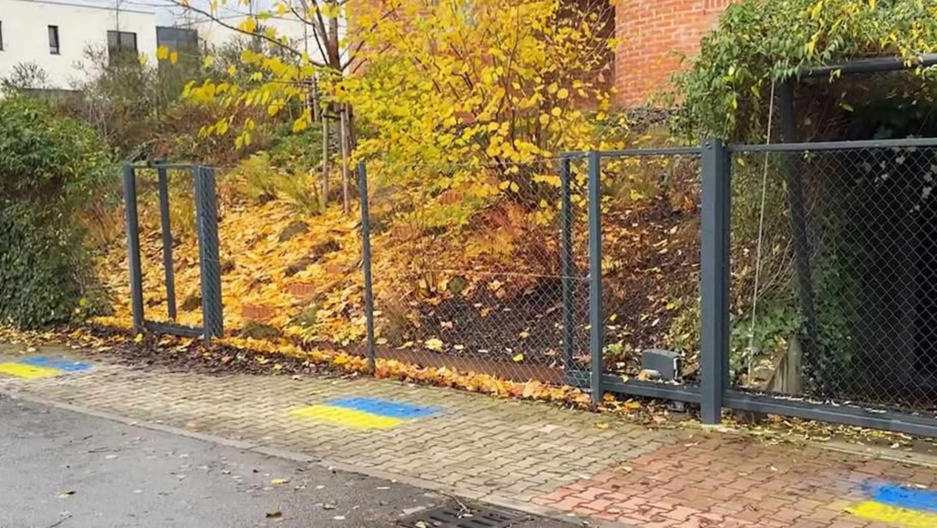 Ukrainian Flags Appear Around Tomio Okamura's Home