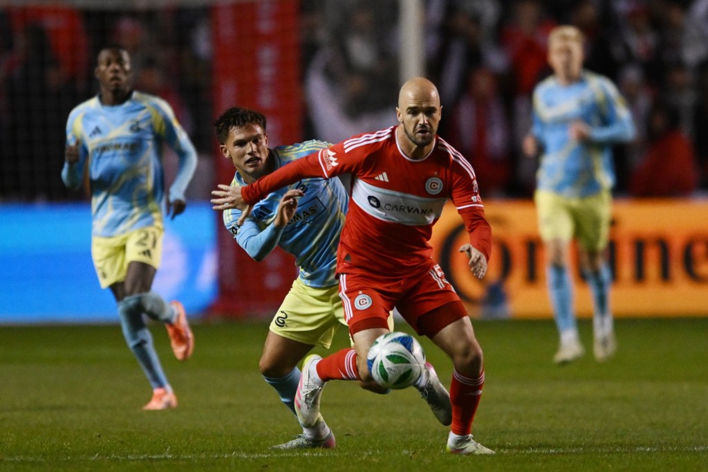 Union turn up the pressure to eliminate inferior Fire in playoffs