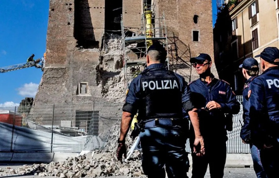 worker dies following tower collapse. Shutterstock