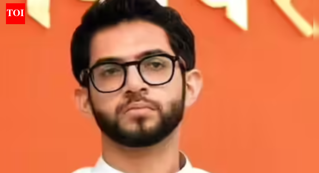 Aaditya Thackeray targets BJP leaders for charter flights to Nagpur amid IndiGo chaos; questions govt priorities | Nagpur News