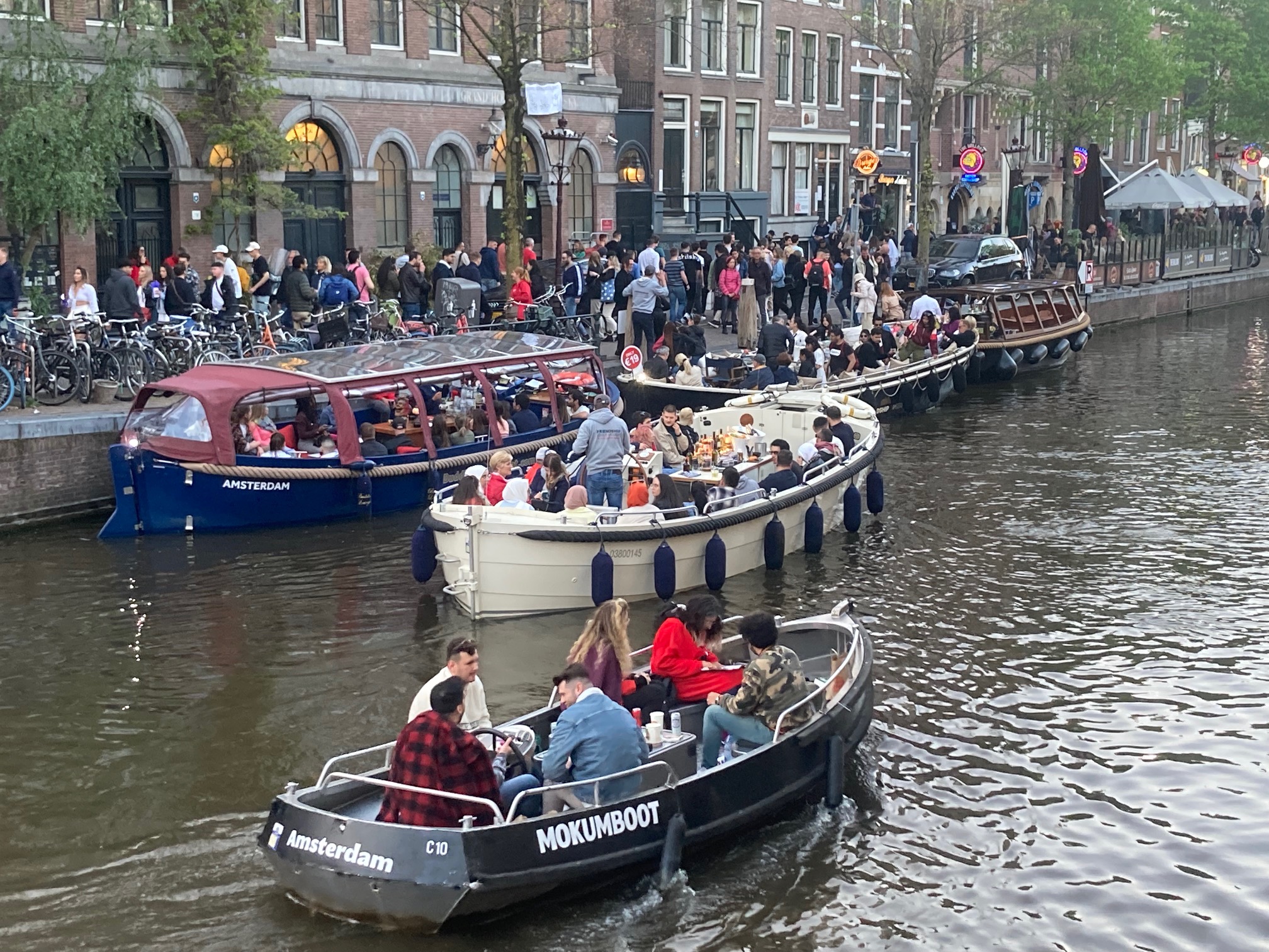 Amsterdam cuts Airbnb rentals again in seven city centre areas