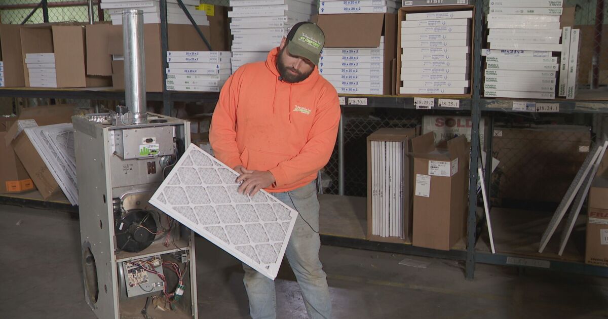 An HVAC expert explains how to stay warm and save money this winter ...