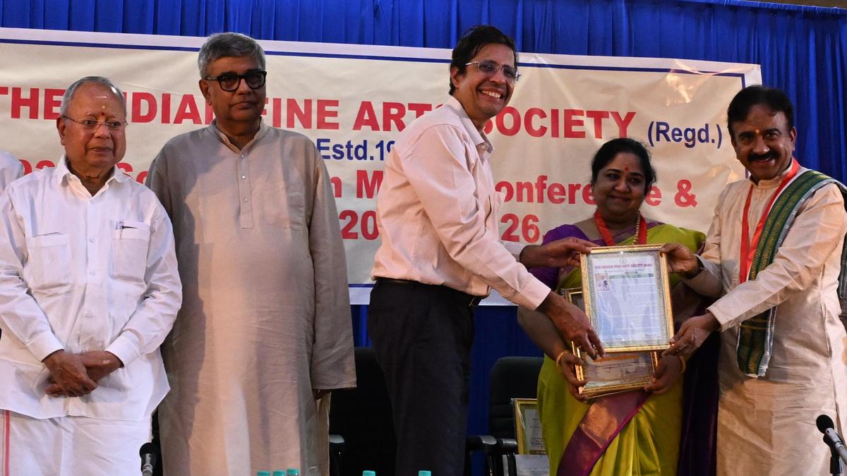Awards presentedto various artistes at music conference