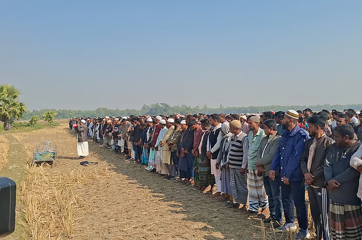 Child killed after falling into pit, thousands attend Sajid’s janaza