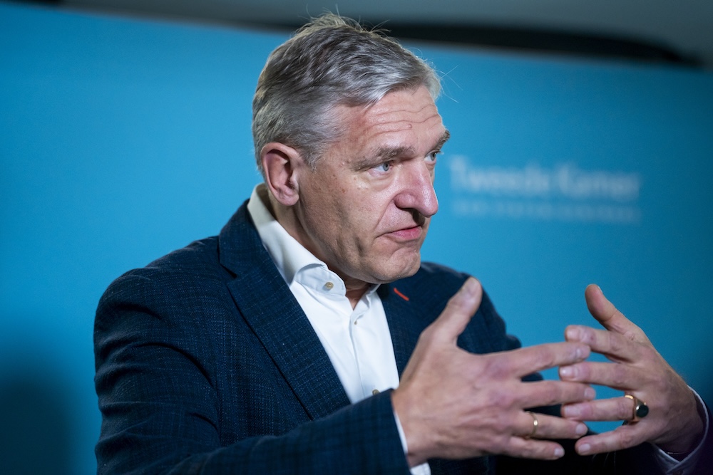 Coalition talks move on with meetings with nine smallest parties