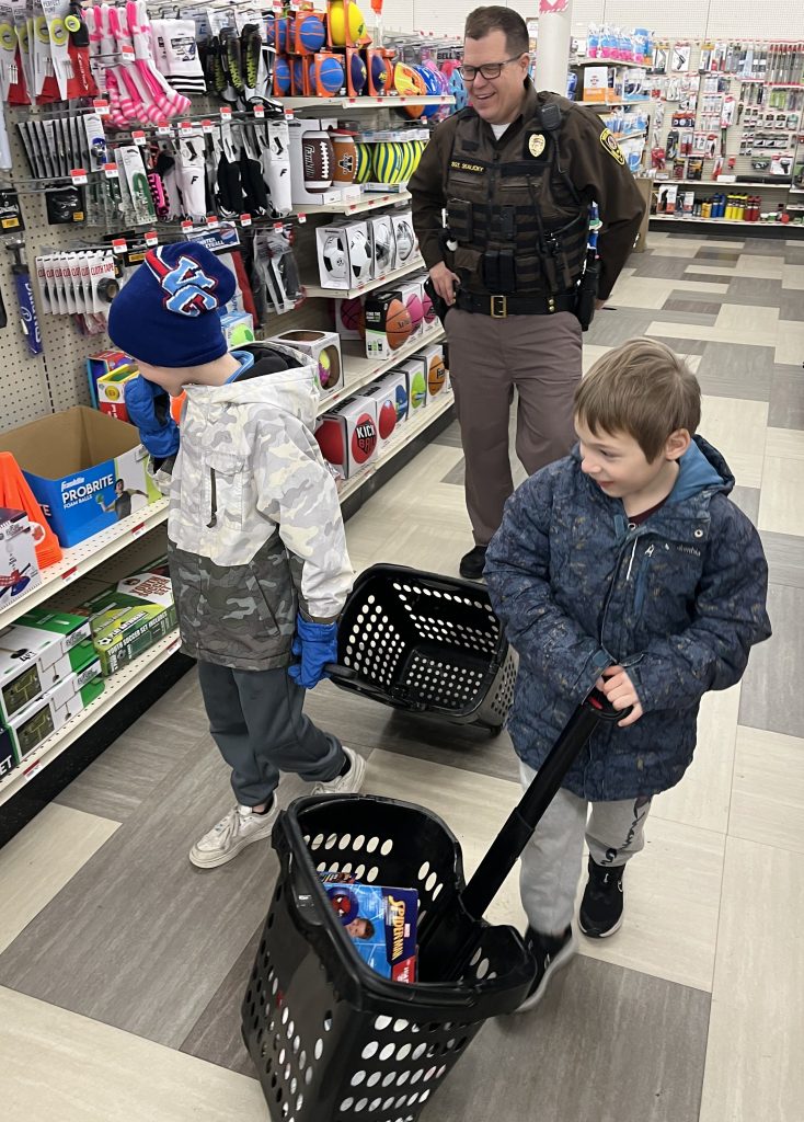 Cops & Kids Gift Shopping Fun Highlights