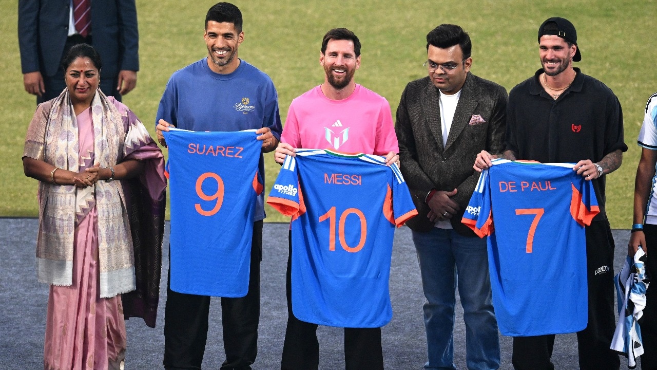 Delhi CM Rekha Gupta AQI chants during Messi visit, BJP releases counter video