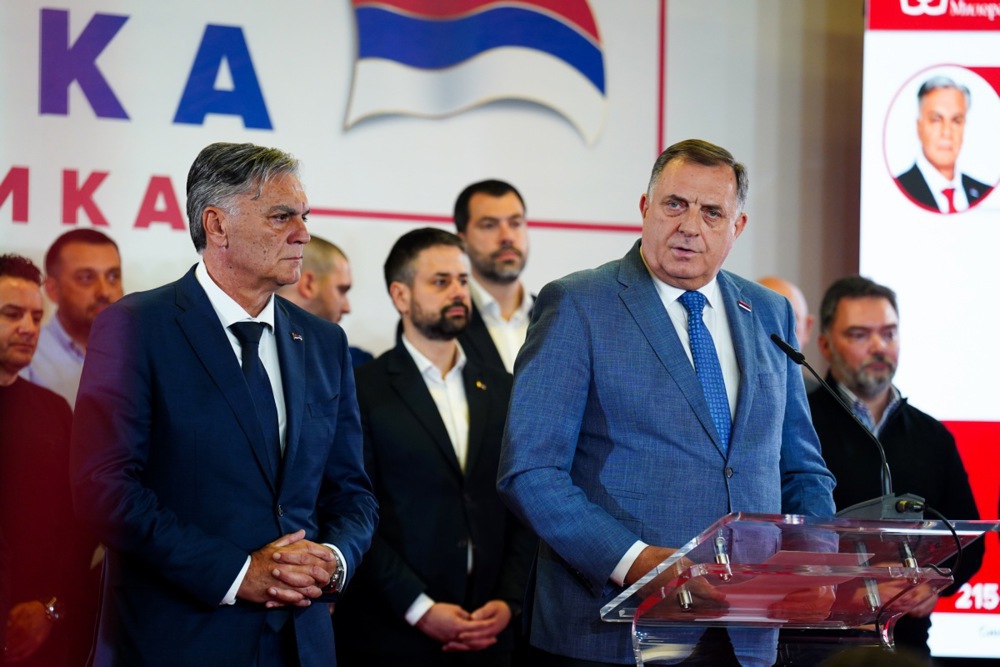 Despite Being Ousted, Bosnian Serb Leader Dodik Keeps Grip on Power
